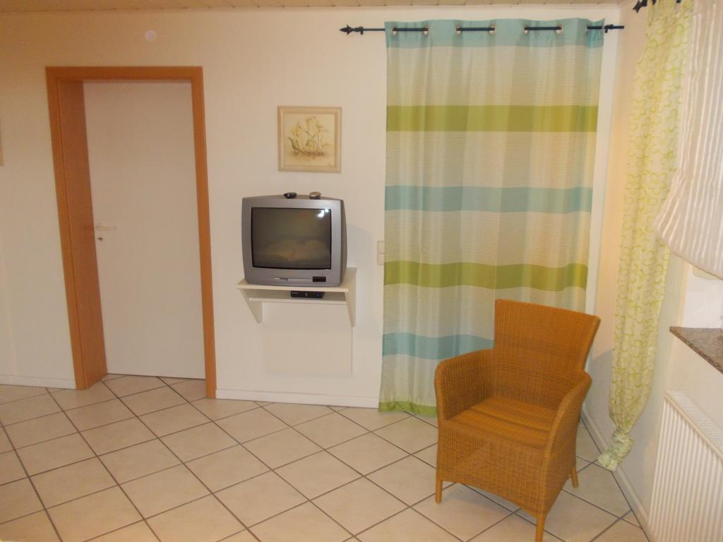 Ferienwohnung Knobloch Wahlheim Bagian luar foto
